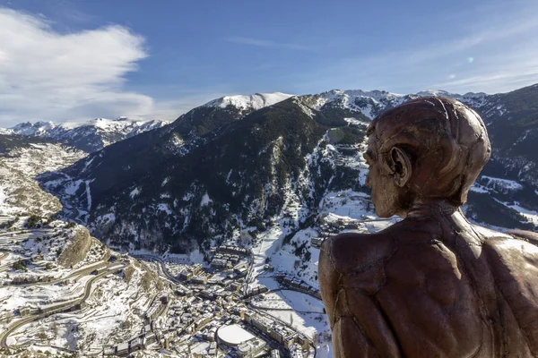 Aldeia de Canillo vista do deck de observação, em Roc Del Quer trilha de trekking. Andorra . — Fotografia de Stock