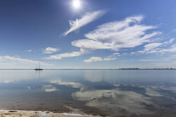 Cavacos ビーチの Ria Formosa 湿地の自然公園風景。アルガルヴェ地方. — ストック写真