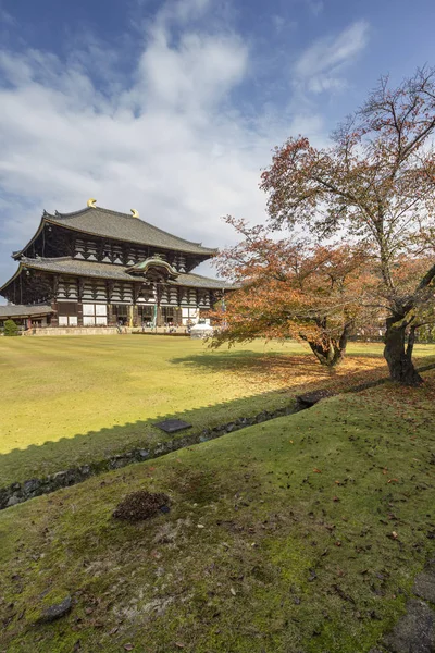 Todaiji, a Buddhist temple complex that once was one of the powerful Seven Great Temples, located in Nara, Japan. — Stock Photo, Image