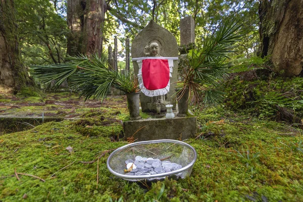 Jizo Statue in Ancient Graveyard of Okunoin Cemetery, Koyasan, Japan. — Stock Photo, Image