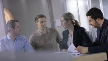 Kötü bir rapor etmek kontrol ve aşağı yapıyor Harman