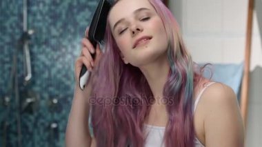 Gününde başladı önce bir kürek fırça kullanarak ergenlik genç kız