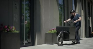 Erkek döngüsü messenger paketleri teslim