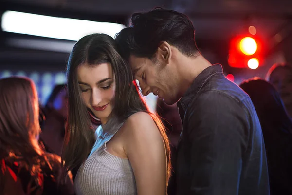 Ba, aşık genç Çift