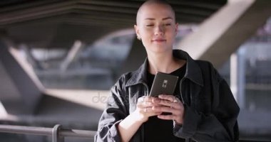 Buzz ile kız yapma Selfie Smartphone ile kesmek