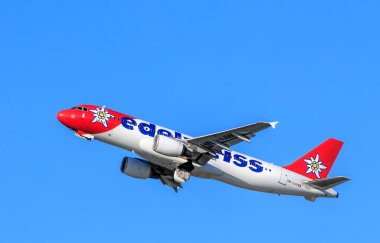 Edelweiss Air Airbus A-320 Zurich Airport kalktıktan sonra 