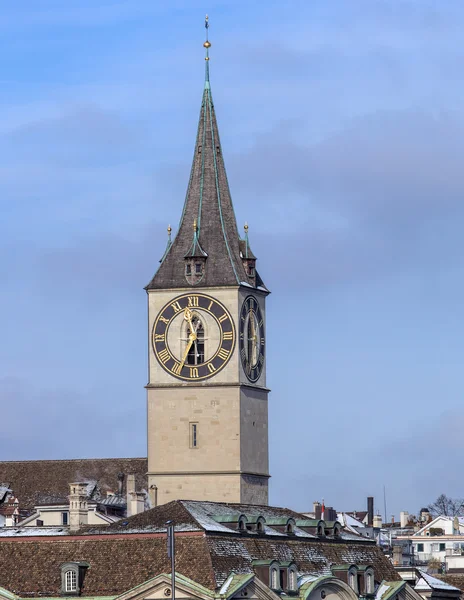 Torre do relógio da Igreja de São Pedro em Zurique — Fotografia de Stock