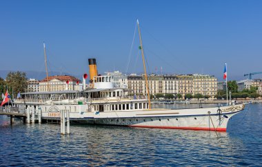 MS Savoie adlı iskelede Cenevre Gölü