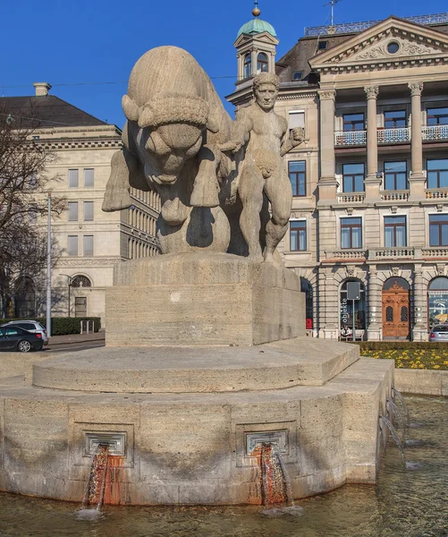 Geiserbrunnen fontána v Curychu, Švýcarsko — Stock fotografie