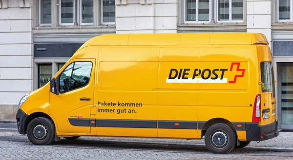 Swiss Post van in Zurich old town — Stock Photo, Image