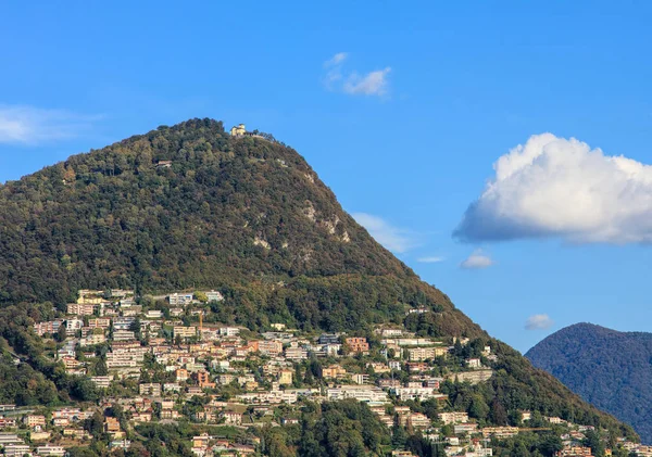 Гора Monte Bre, вид з міста Лугано — стокове фото