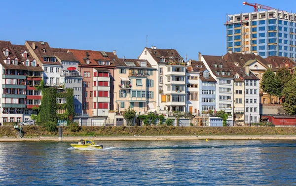 Buildings along the Rhine river in Basel, Switzerland — Stock Photo, Image