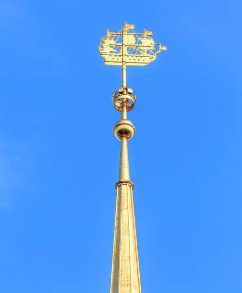 Wetterfahne auf der Admiralität in St. Petersburg, Russland — Stockfoto