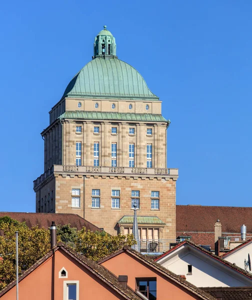 A Zürichi Egyetem főépület torony — Stock Fotó