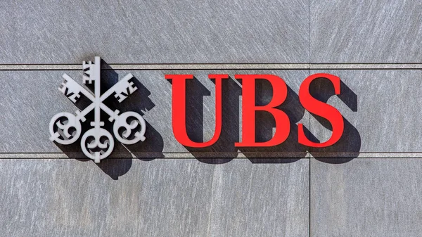 UBS sign on the wall of a building — Stock Photo, Image