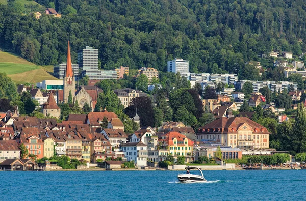 Vista sobre a cidade de Zug do Lago Zug — Fotografia de Stock