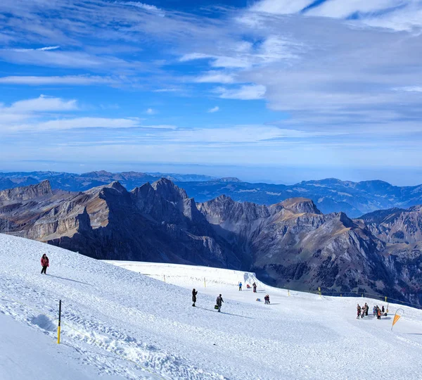 Kijk op de top van Mt. Titlis in Zwitserland — Stockfoto