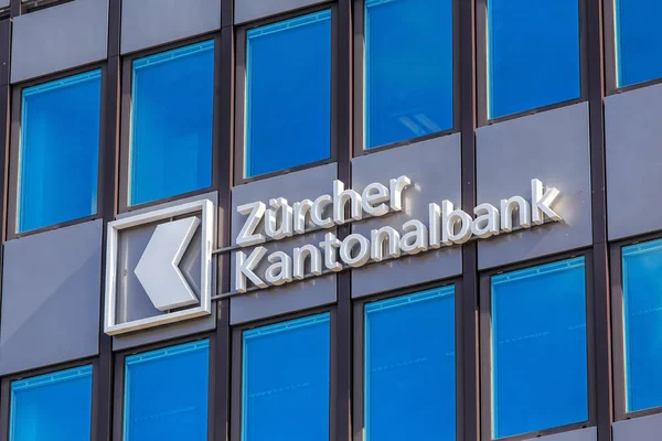 A Windows egy Zürich-kantoni Bank irodaház — Stock Fotó