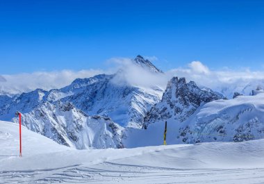 Alpler, kış görünümünden Mt. Titlis İsviçre'den