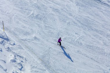 Mt. Titlis İsviçre Kayak bir kişi