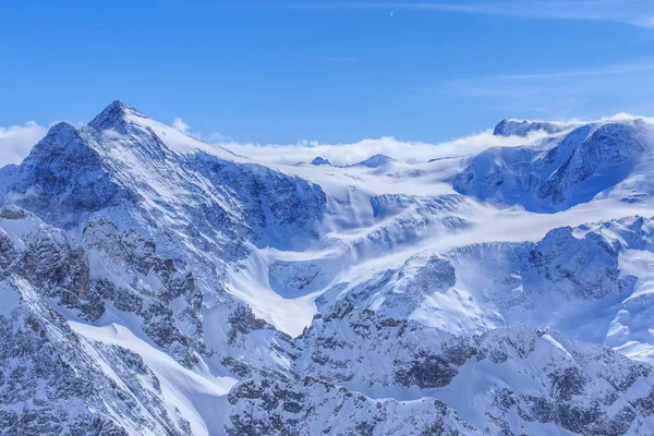 Vue hivernale depuis le Mt. Titlis en Suisse — Photo