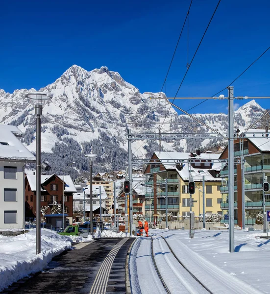 エンゲルベルグ鉄道駅のホームからの眺め — ストック写真