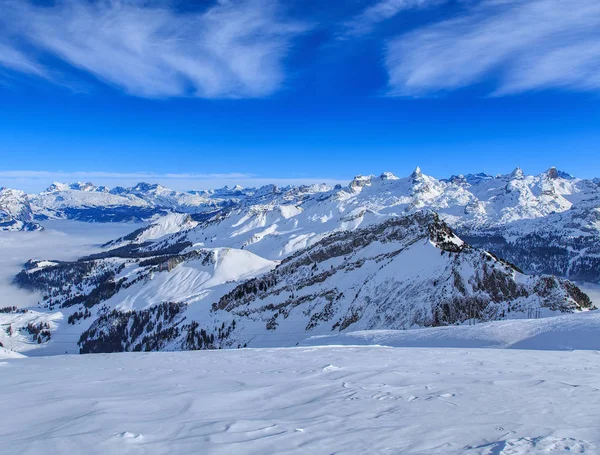 Alpy Szwajcarskie, widok od Mt. Fronalpstock w zimie — Zdjęcie stockowe