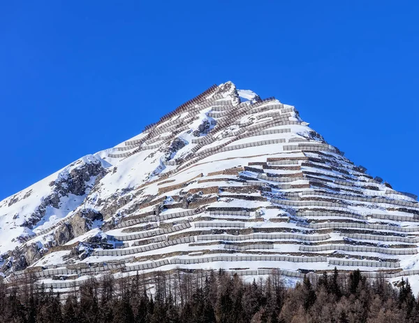 Cúpula da montanha Schiahorn como visto de Davos — Fotografia de Stock