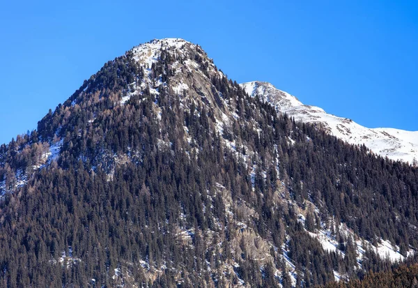 Σύνοδος Κορυφής του Seehorn βουνού, όπως φαίνεται από το Νταβός, Ελβετία — Φωτογραφία Αρχείου