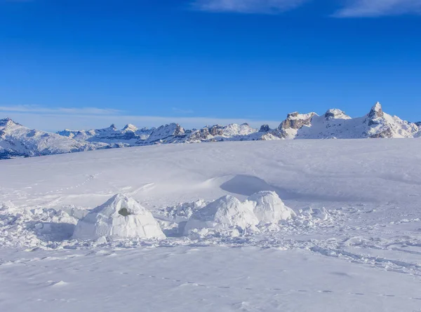 Zima w szwajcarskich Alpach — Zdjęcie stockowe