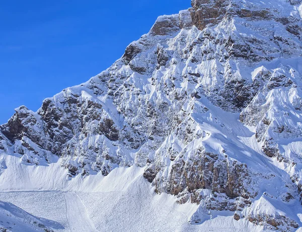 Szczyt górski w Alpach Szwajcarskich — Zdjęcie stockowe