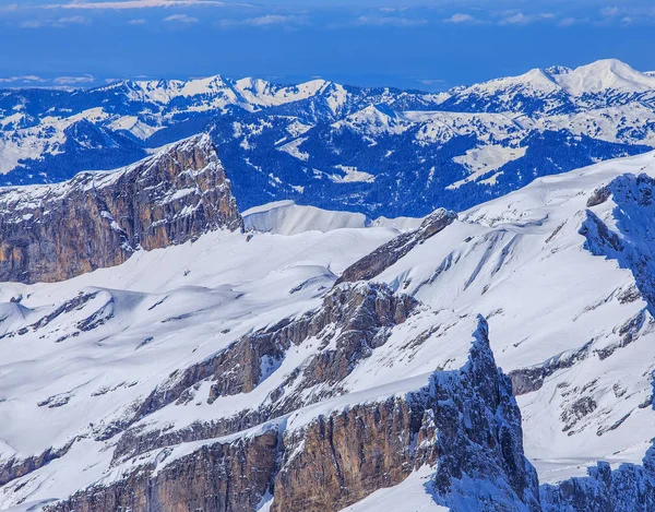 Alperna vintertid, Visa från Mt. Titlis i Schweiz — Stockfoto