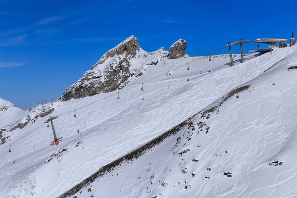 スイスの山ティトリスのケーブルカー — ストック写真