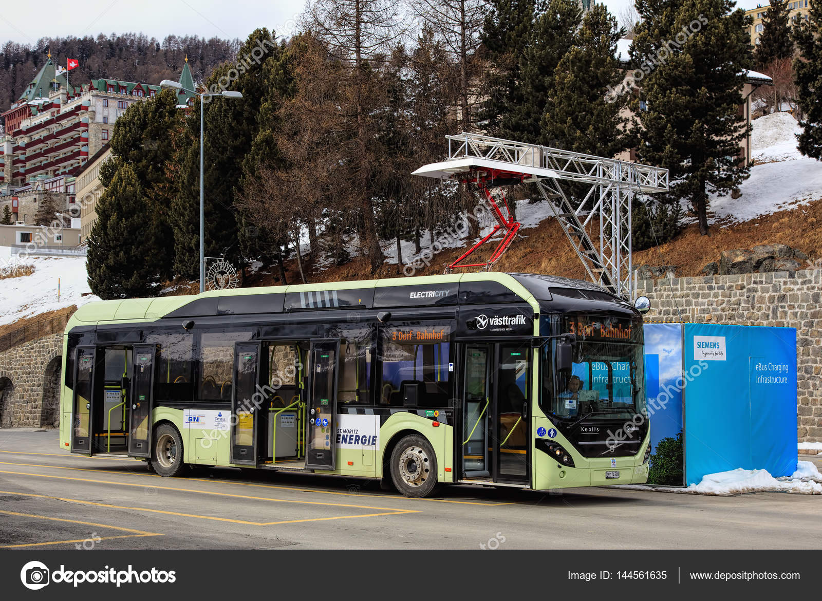 Autobús híbrido eléctrico Volvo 7900 en una instalación de