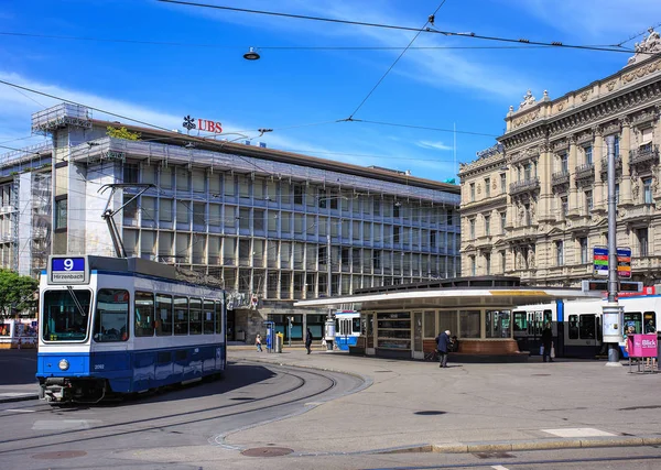 Zürih şehir meydanında Paradeplatz — Stok fotoğraf