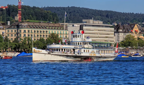 MS Stadt Zurique remo navio no Lago Zurique, na Suíça — Fotografia de Stock