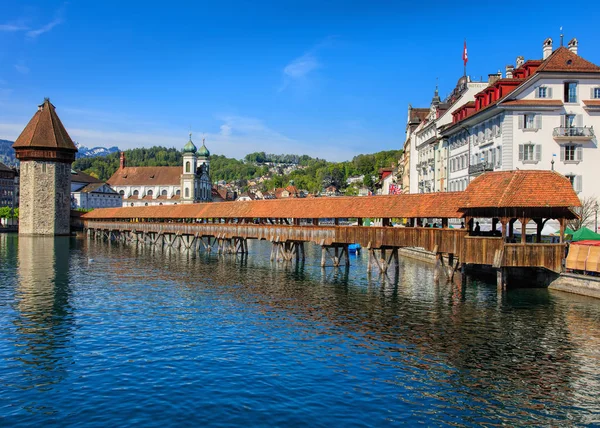 Jembatan Kapel di kota Lucerne, Swiss — Stok Foto