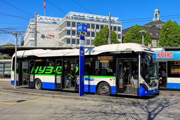 Hybrid bus of VBL in Lucerne, Switzerland — Stock Photo, Image