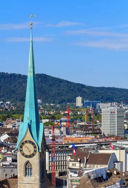 Ville de Zurich vue de la tour de la cathédrale Grossmunster — Photo