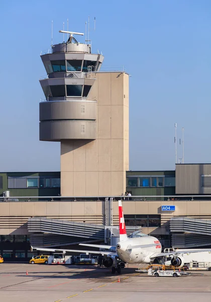 Tower im Flughafen Zürich — Stockfoto