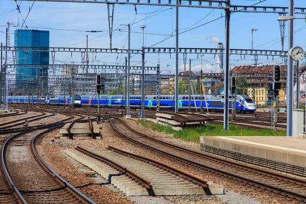 Vista da una piattaforma della principale stazione ferroviaria di Zurigo — Foto Stock