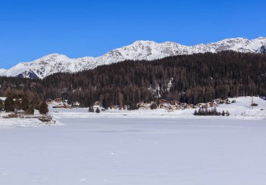 İsviçre Davos kışın görüntülemek