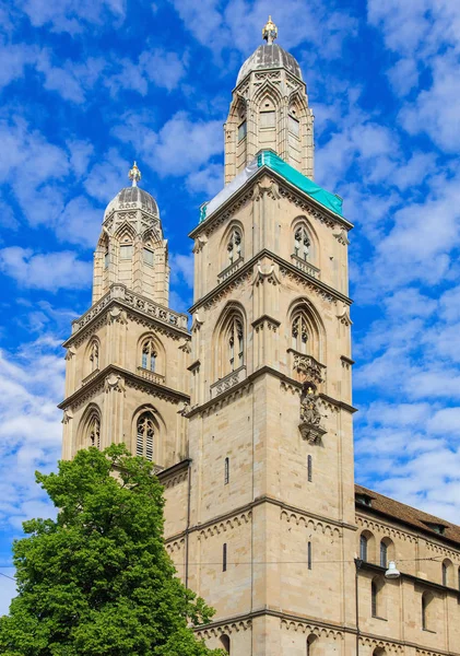 Torres de la Catedral de Grossmunster en Zurich, Suiza —  Fotos de Stock