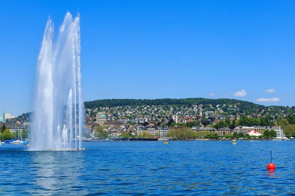 Lake Zurich and the city of Zurich in Switzerland — Stock Photo, Image