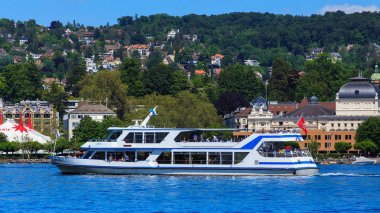 İsviçre Zürih Gölü üzerinde MS Uetliberg