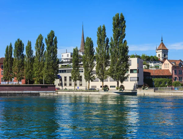 Gebäude am Rhein in der Stadt Schaffhausen, Schweiz — Stockfoto