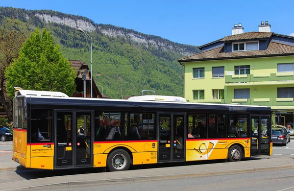 Solaris urbino 12 Postbus in der Schweiz — Stockfoto