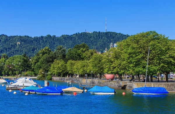 Embankment of Lake Zurich in the city of Zurich, Switzerland — Stock Photo, Image
