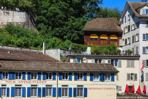 Épületek a történelmi Schipfe kerület, Zürich, Svájc — Stock Fotó