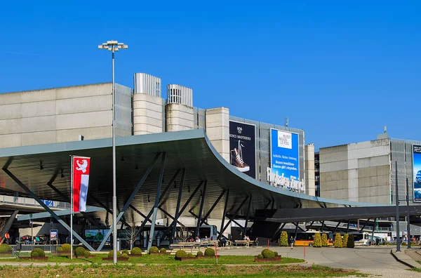 Gebäude des Flughafens Zürich — Stockfoto